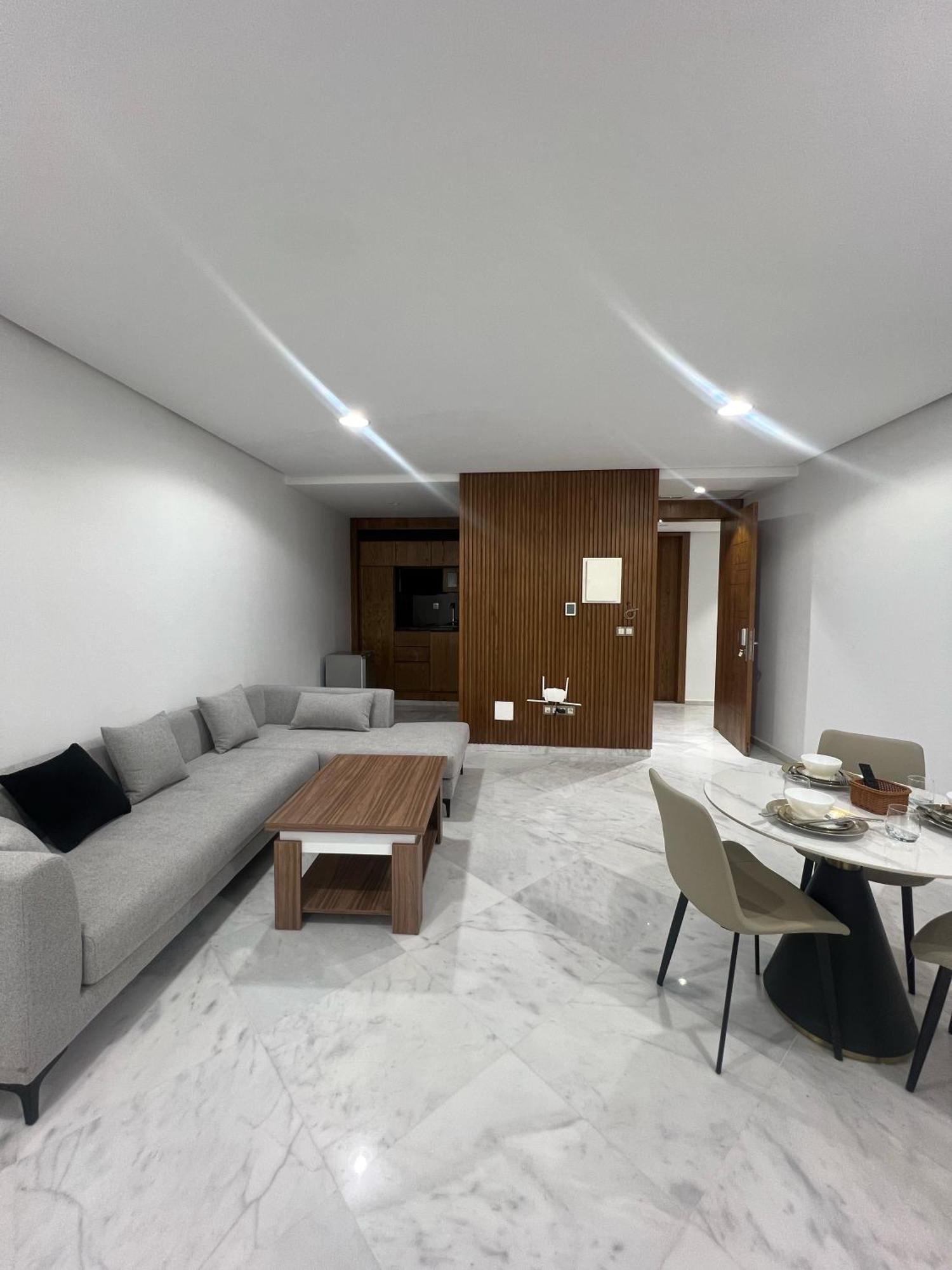 Apartment Facelift Sweet *
